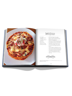 كتاب "Valentino At the Emperors Table"