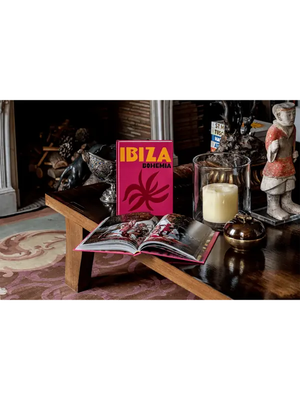 كتاب بعنوان إيبيزا بوهيميا