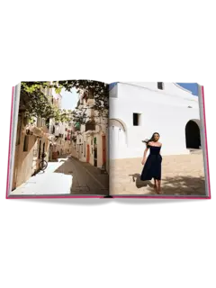 كتاب بعنوان إيبيزا بوهيميا