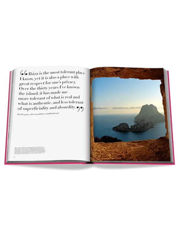 كتاب بعنوان إيبيزا بوهيميا