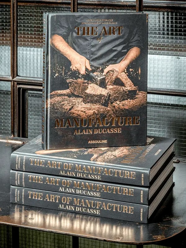 كتاب بعنوان "Alain Ducasse - The Art Of Manufacture"