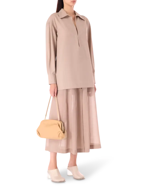 بلوزة بأكمام طويلة من الصوف مزينة بطبعات استوائية