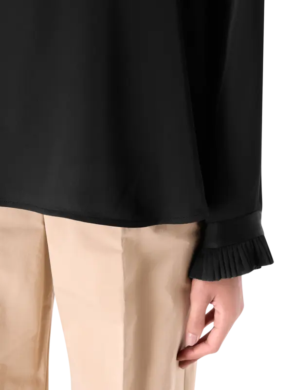 /original/A02120719_PHIL_0555 Black_5.png_convert-600x800