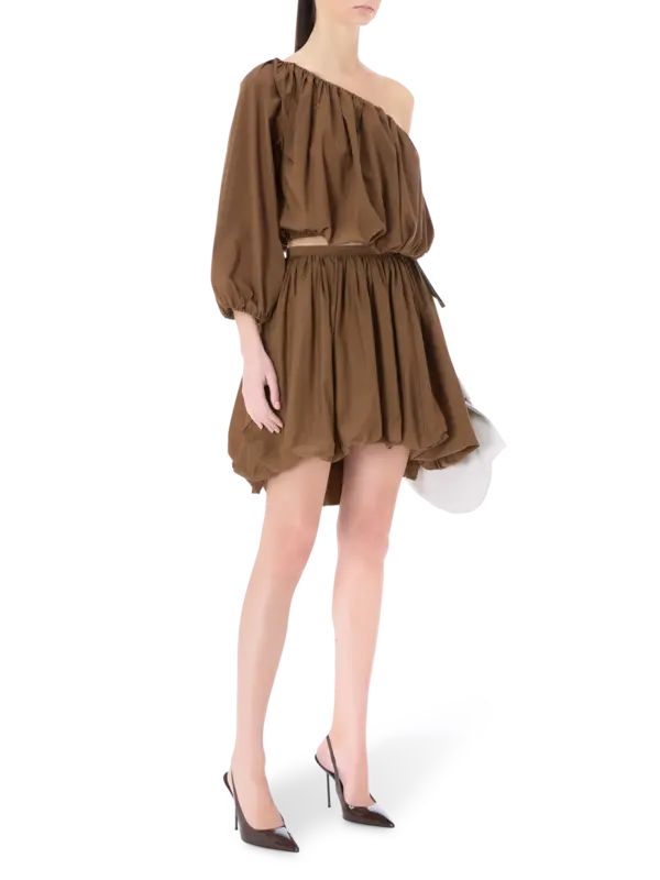 /original/A02122120_PHIL_0518 Brown_2.png_convert-600x800