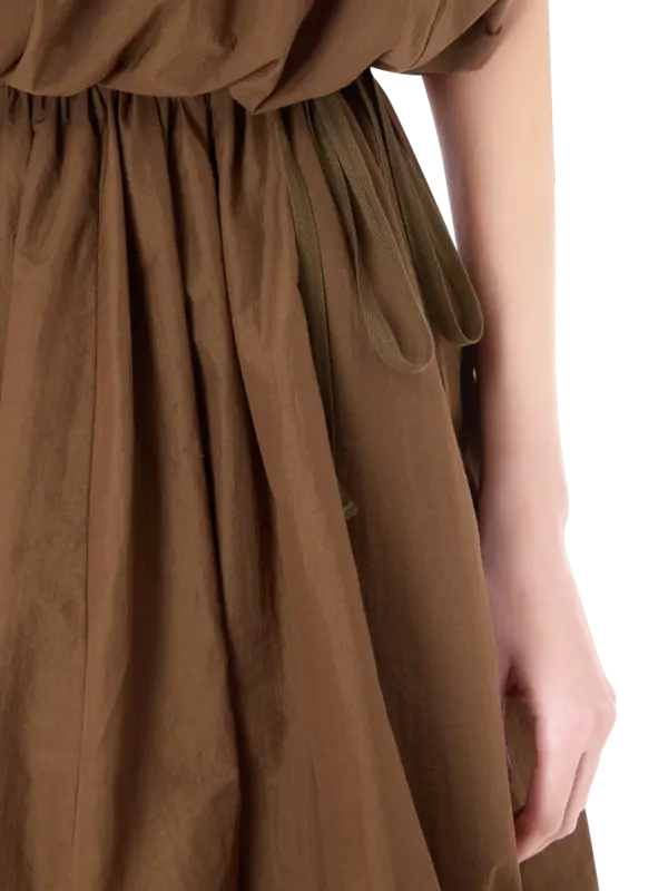 /original/A02122120_PHIL_0518 Brown_5.png_convert-600x800