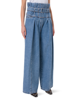 بنطال جينز بأرجل واسعة وخصر مكشكش