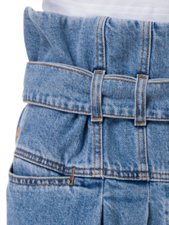 بنطال جينز بأرجل واسعة وخصر مكشكش