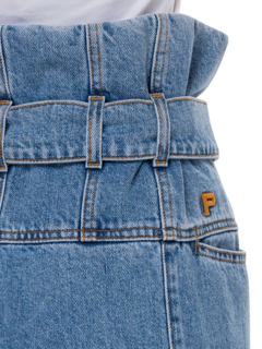 بنطال جينز بأرجل واسعة وخصر مكشكش