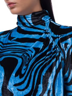 فستان قصير من المخمل بطبعة حمار وحشي