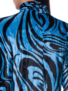 فستان قصير من المخمل بطبعة حمار وحشي