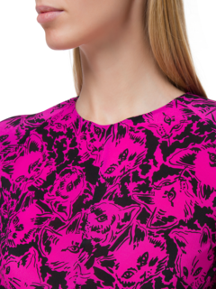 فستان متوسط الطول مزين بطبعة ومبطن على الكتف