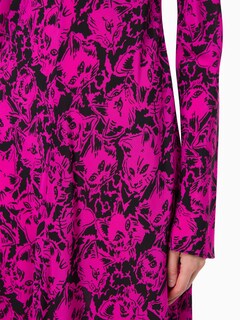 فستان متوسط الطول مزين بطبعة ومبطن على الكتف