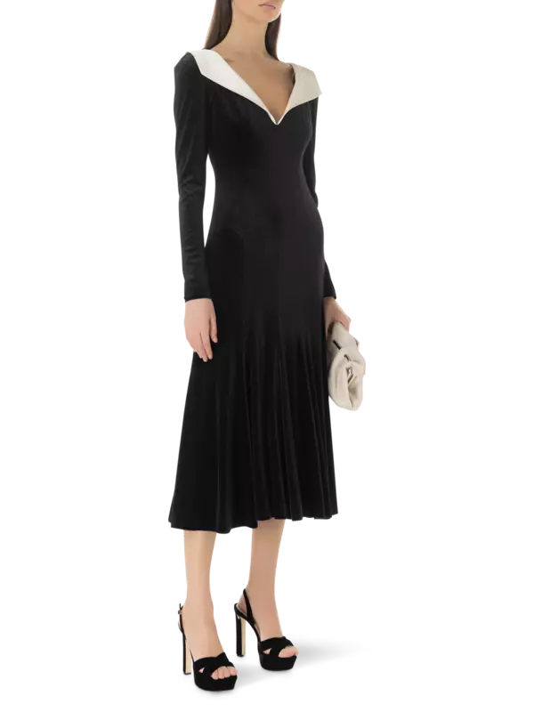 فستان متوسط الطول مطاطي بأكمام طويلة وياقة مخملية