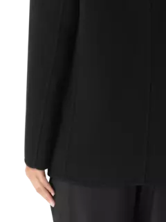 جاكيت من الصوف بصفين من الأزرار