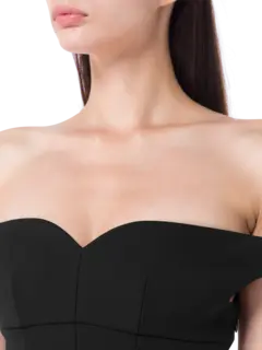 بلوزة تكنو مكشوفة الكتفين