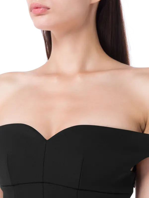 بلوزة تكنو مكشوفة الكتفين