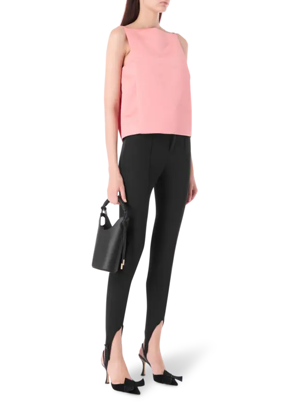 بلوزة داتشيس بدون أكمام