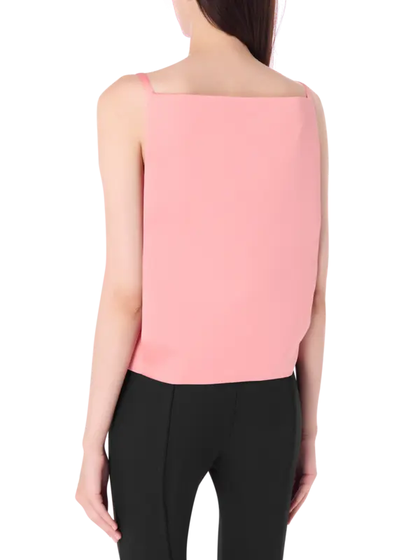 بلوزة داتشيس بدون أكمام