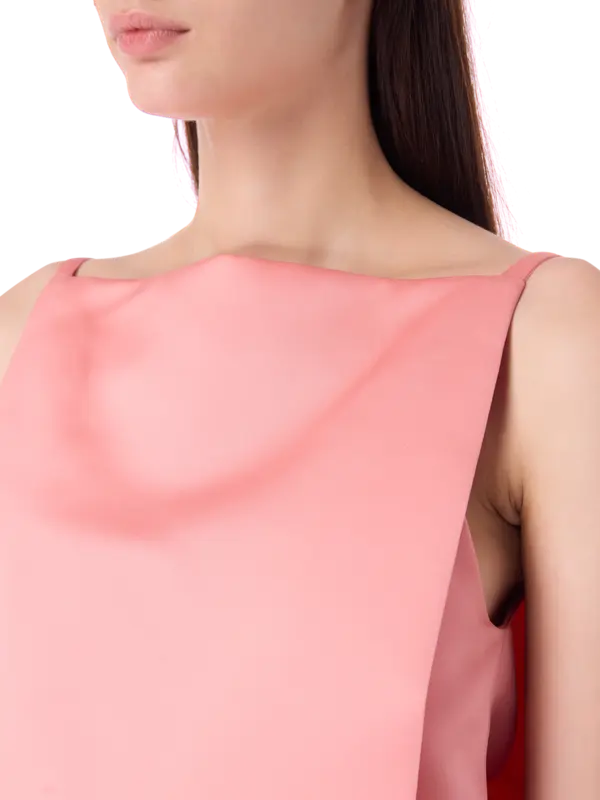 بلوزة داتشيس بدون أكمام