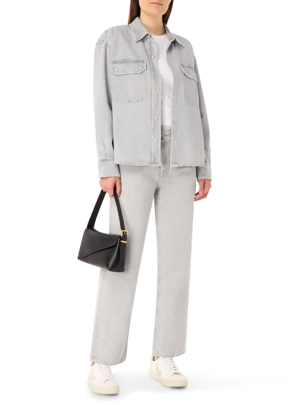 بنطال جينز بأرجل مستقيمة وتصميم متقاطع