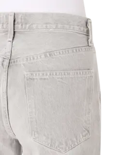 بنطال جينز بأرجل مستقيمة وتصميم متقاطع