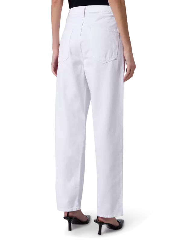 بنطال جينز بتصميم متقاطع