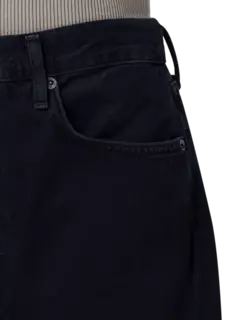 بنطال جينز بخصر مزموم بنمط التسعينيات