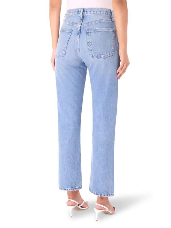 جينز بخصر ضيق بنمط التسعينيات