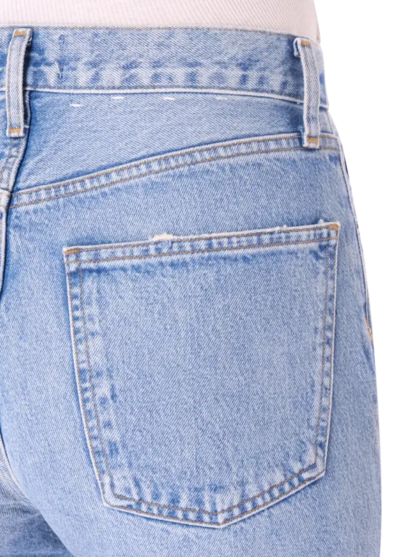 جينز بخصر ضيق بنمط التسعينيات