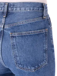 جينز بخصر ضيق بنمط التسعينيات