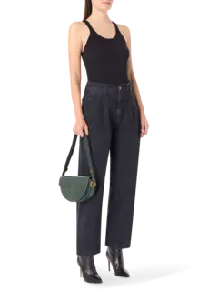 بلوزة زين بدون أكمام