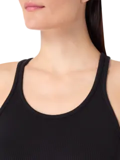 بلوزة زين بدون أكمام