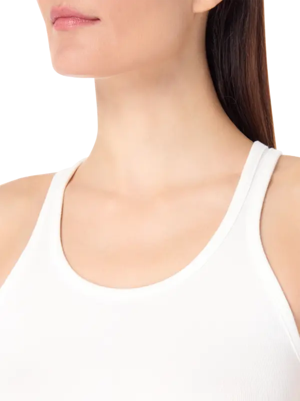 بلوزة زين بدون أكمام