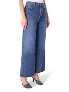 جينز فضفاض بقصة منخفضة