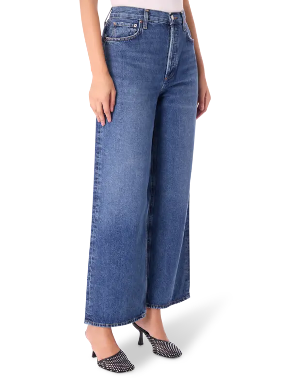 جينز فضفاض بقصة منخفضة