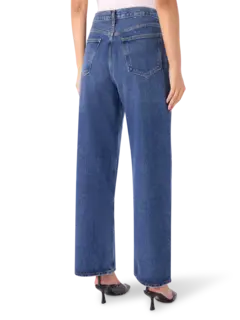 جينز فضفاض بقصة منخفضة