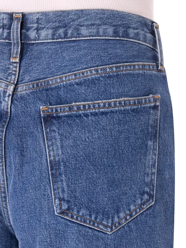 جينز فضفاض بقصة منخفضة