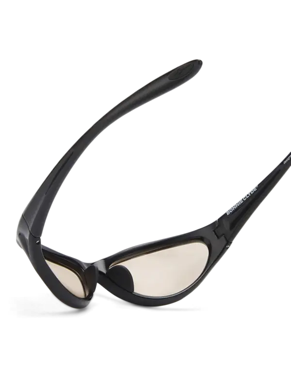 /original/ANGEL_BONN_Black Brow_5.png_convert-600x800