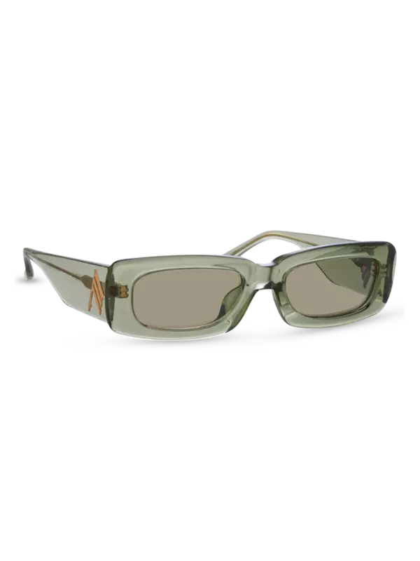 نظارة شمسية بلون أخضر