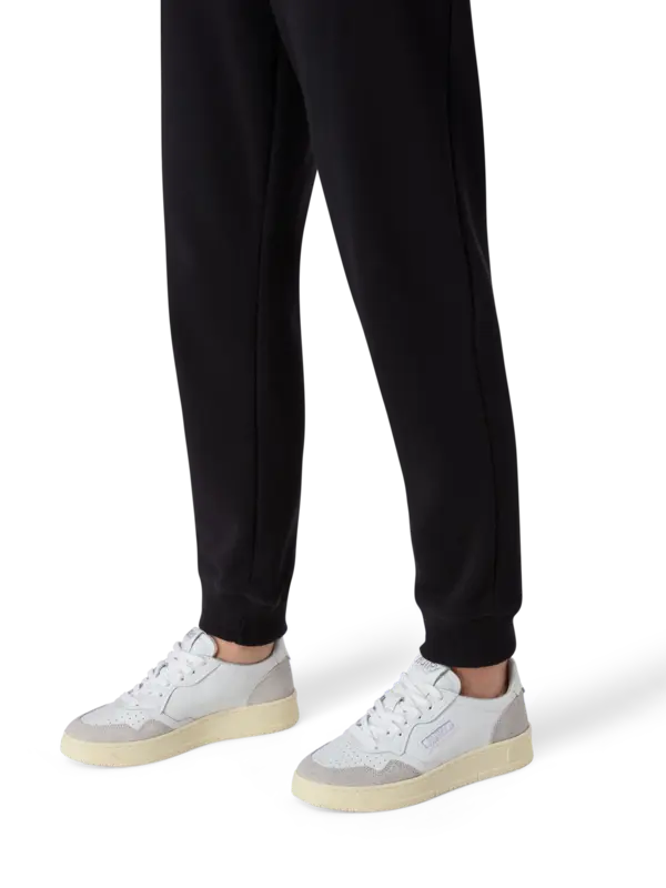 /original/AULWPK01_AUTY_SoWhtgrey_2.png_convert-600x800