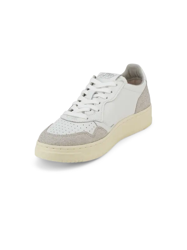 /original/AULWPK01_AUTY_SoWhtgrey_3.png_convert-600x800