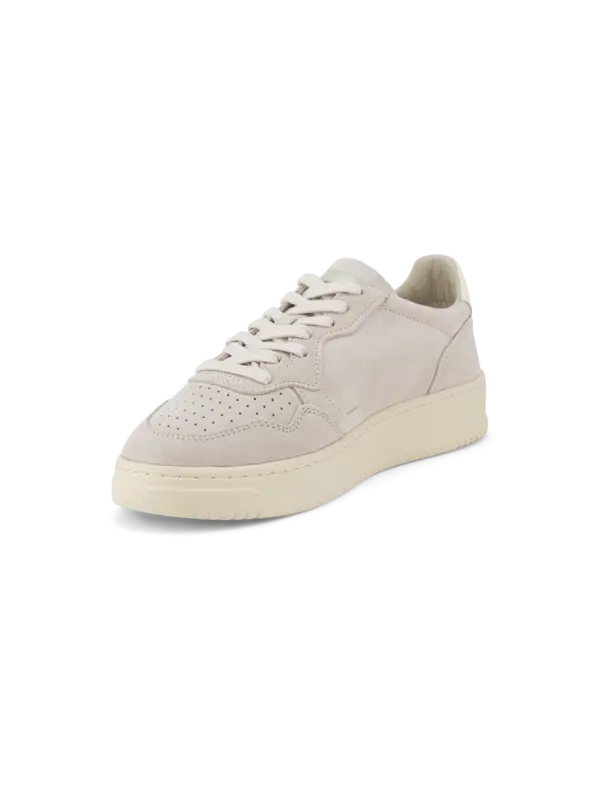 /original/AULWUH15_AUTY_FSueMawht_3.png_convert-600x800