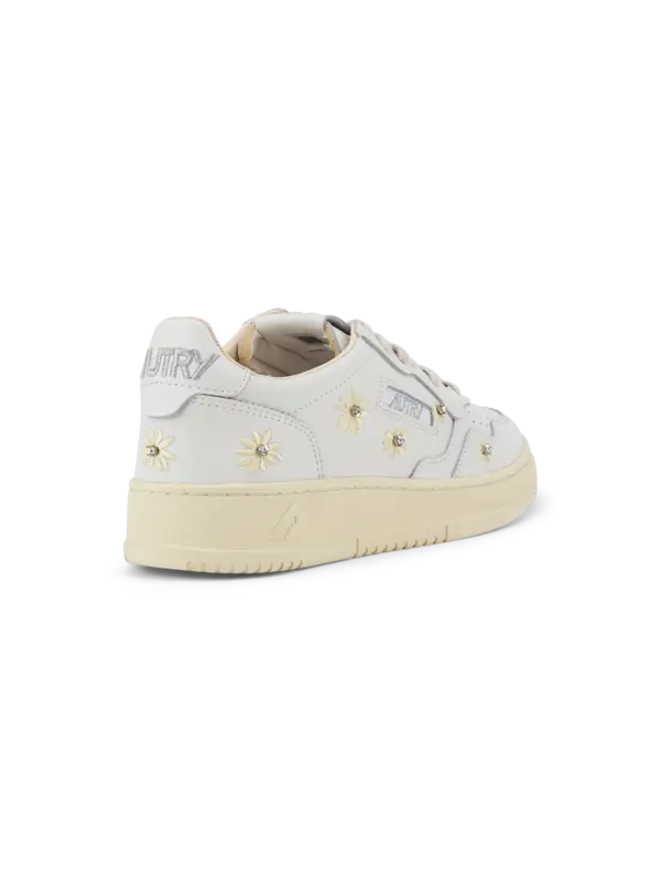 /original/AULWWE01_AUTY_LeambfWht_4.png_convert-600x800