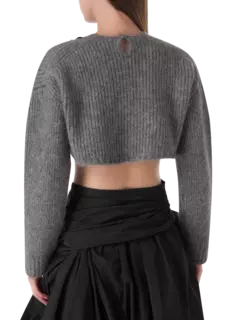 بلوزة محبوكة قصيرة بأكمام طويلة