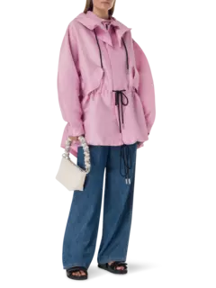 جاكيت باركا كبير الحجم