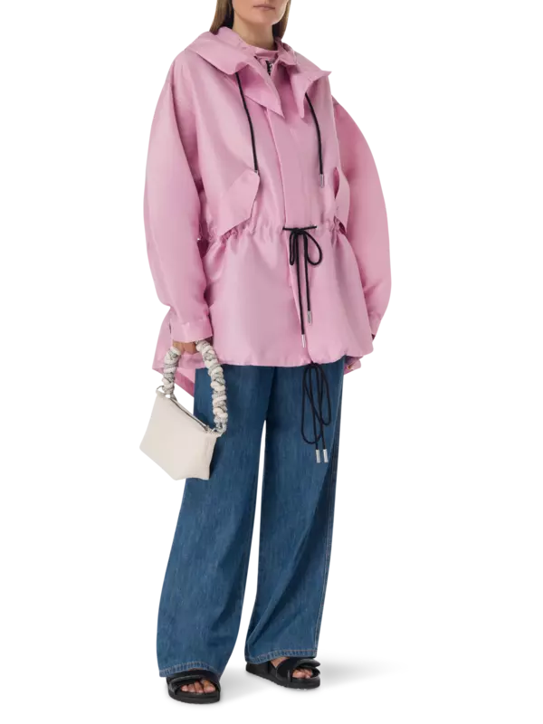 جاكيت باركا كبير الحجم