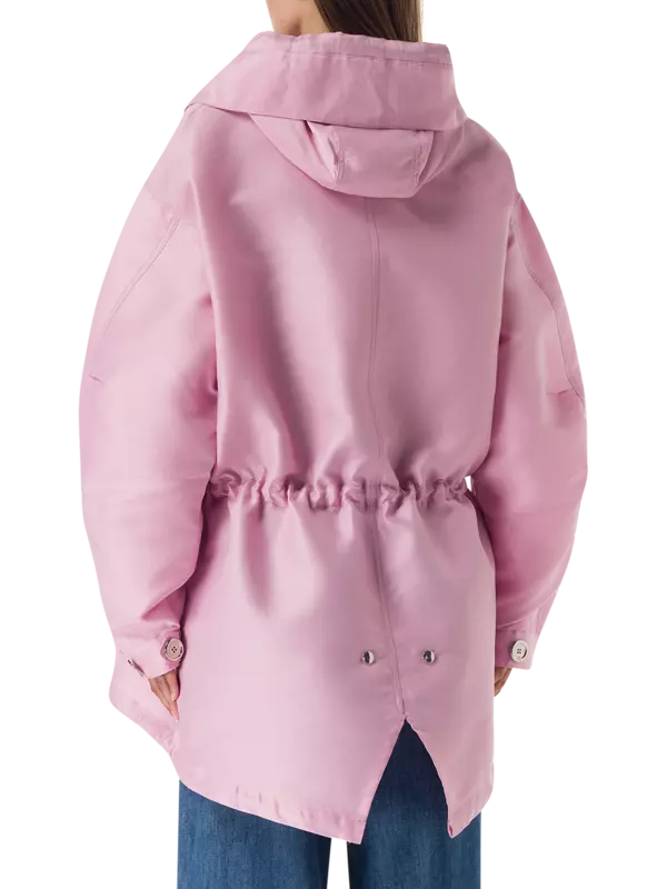 جاكيت باركا كبير الحجم