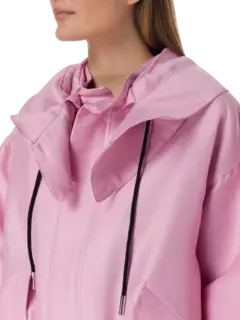 جاكيت باركا كبير الحجم