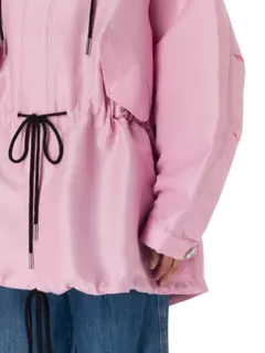 جاكيت باركا كبير الحجم