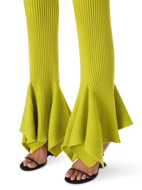 بنطال محبوك من صوف ميرينو بقصة ضيقة من الأعلى وواسعة من الأسفل